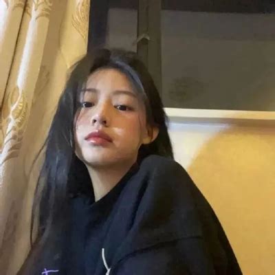酷飒女生头像温柔