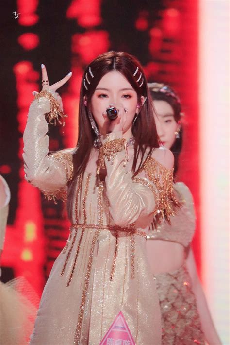陈卓璇甜美女生头像