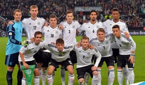 新纳粹闯德国对阵加纳赛场 成巴西世界杯污点(图)|闯入赛场|巴西世界杯_凤凰体育