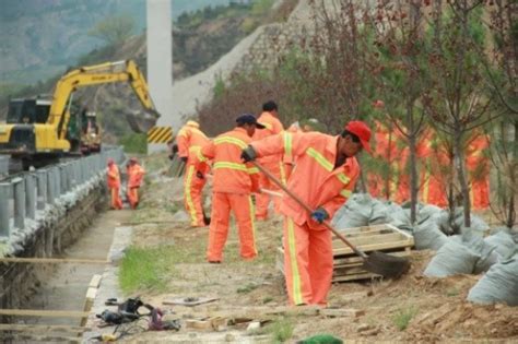 山西交控忻州高速全力保障边坡发展分布式光伏项目建设
