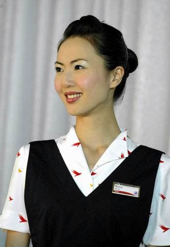 国泰航空新空姐制服图片_中国制服设计网