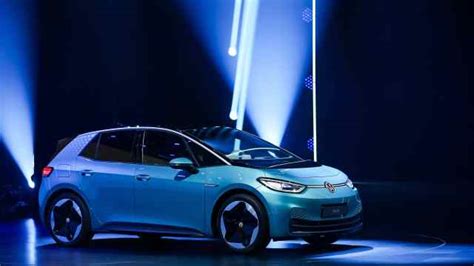 Volkswagen ID.4 review | DrivingElectric