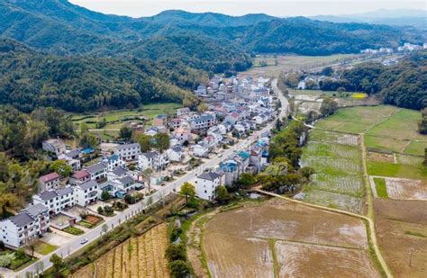 江西万年：乡村振兴促美丽宜居村庄建设-人民图片网