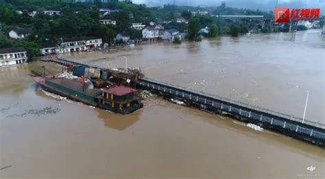 红视频直击：航拍泸溪县五里洲大桥遭受挖砂船撞击 - 新闻 - 红网视听