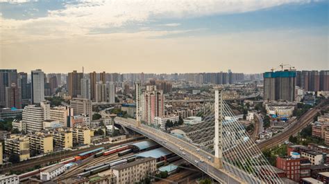 改进城市管理 改善人居环境 郑州高品质推进城市建设