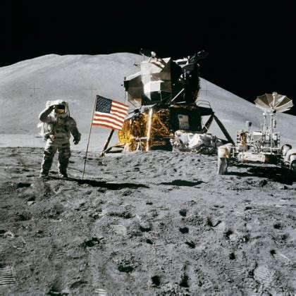 第一个登上月球的是哪个国家，登月第一人是谁