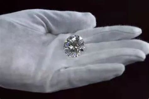 『珠宝』全球一周：俄罗斯 Grib 矿区发现一颗50.36ct宝石级钻石原石 | iDaily Jewelry · 每日珠宝杂志