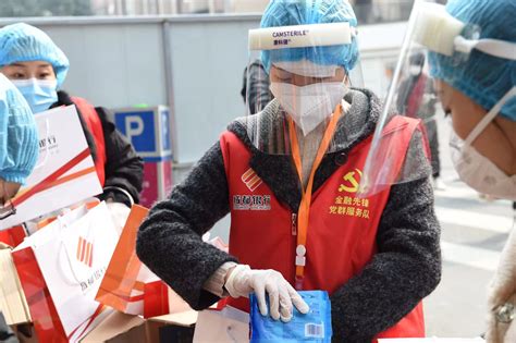 成都市爱心企业捐赠300吨抗疫物质驰援武汉 - 中国第一时间