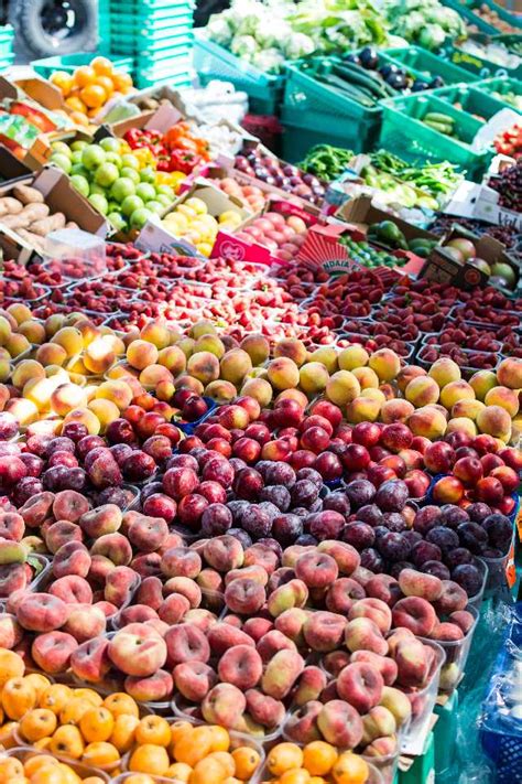 【创新视角】2021年中国水果行业市场现状及发展趋势分析 种植源头的标准化到零售端的智慧化和个性化_股票频道_证券之星