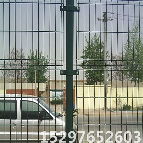 双边丝护栏网 桃型柱护栏 桥梁防抛网 光伏铁丝网围栏 车间隔离网-阿里巴巴