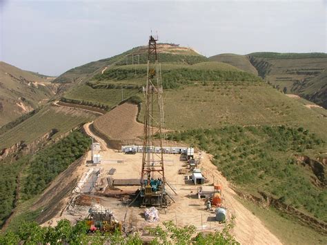 历史上的今天2月10日_1907年中国在陕西延长勘定第一口石油矿井。