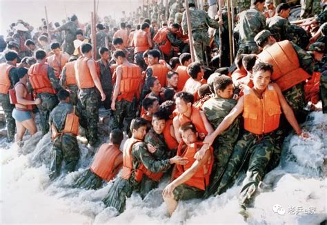 1998年抗洪抢险历史影像__凤凰网
