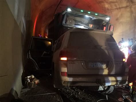 视频|甘孜雅江隧道2车相撞 消防救援人员成功施救_四川在线