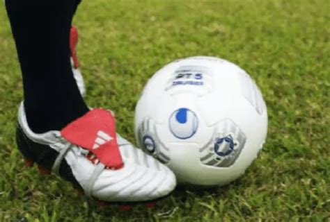 足球技术中的脚背内测，脚内侧和脚弓有什么区别？