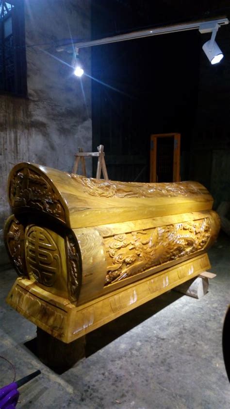 梦见棺材里面有死人是什么征兆 梦见棺材里面有死人是什么意思 - 万年历