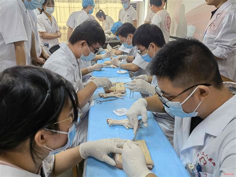 梧州市工人医院骨科专业基地举办2022年骨科基本缝合技术培训班 - 广西县域经济网