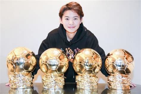 2021中国金球奖得主揭晓，王霜第四度捧得“金球”_东方体育