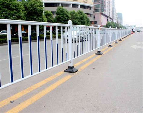 南明市政：天桥护栏加高10厘米，给足市民安全感！-贵阳网