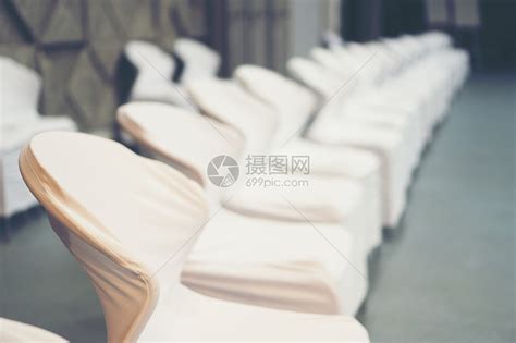 酒店里的白色椅子高清图片下载-正版图片300876742-摄图网