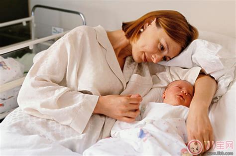 新生儿护理的重点有哪些 刚出生宝宝护理重点知识大全 _八宝网