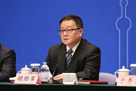 上海市委组织部曹远峰副部长一行到微系统所调研交流----中国科学院上海微系统与信息技术研究所
