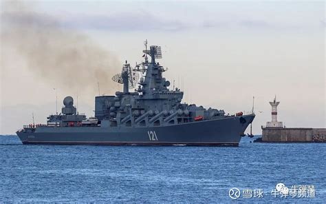 俄军黑海舰队再遭重创 上将级巡防舰被乌军导弹击中起火受损