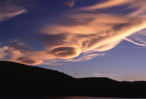 全球各地出现的一些奇怪云彩 - 神秘的地球 科学|自然|地理|探索