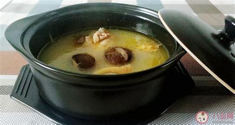 【鲜美蘑菇豆腐汤的做法步骤图，怎么做好吃】千粟粟_下厨房
