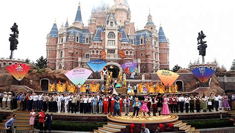 上海迪士尼乐园试运营结束 6月16日正式开园(含视频)_手机新浪网