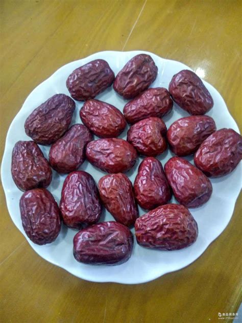 新疆特产 红香妃葡萄干500g 无籽肉厚葡萄干 批发干果 休闲零食-阿里巴巴