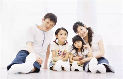 家庭结构变迁下的中国家庭消费决策趋势洞察 随着社会经济的快速发展，中国家庭规模正经历着结构性的改变。越来越多的家庭采取小型化、集约化的住房模式 ...