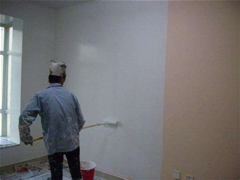 为什么要铲墙皮？不知道这个你家新房就白刷墙了 - 房天下装修知识