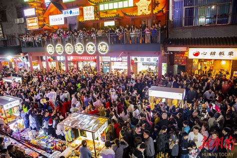 衡阳“五一”假期消费市场火爆，重点商场、餐饮企业销量同比增长约30% - 衡阳 - 新湖南