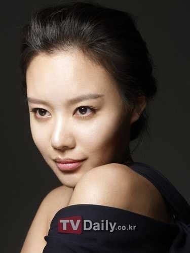 金雅中被选为名牌化妆品代言人 独特魅力获关注 - 中华娱乐网