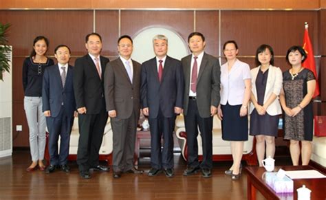 韩国驻青岛总领事馆总领事黄胜炫访问中国海洋大学