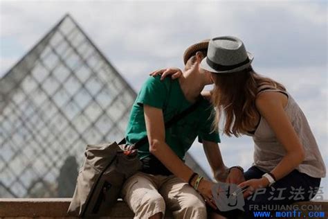 法中新闻:法式接吻，女性评估男友基因的手段