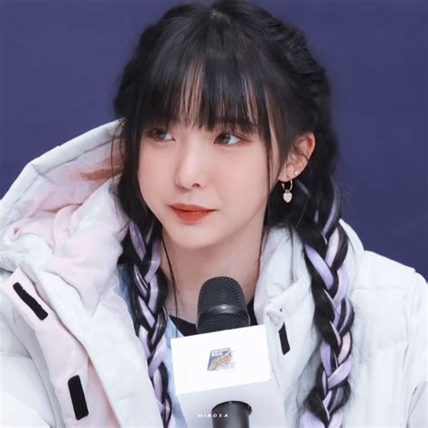 郑乃馨头像收集图片
