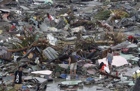 【图集】超138万人受灾，375人死亡：直击台风“雷伊”下的菲律宾|界面新闻 · 影像