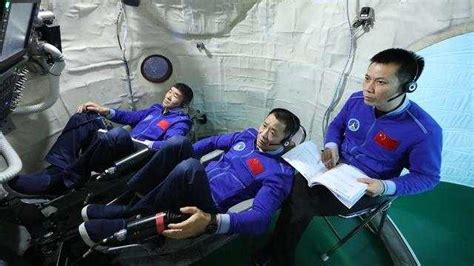 #天目Tech+#三名航天员开启中国空间站生活 怎样才能成为航天员？