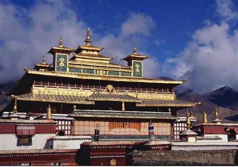 四大藏传佛教寺庙排名，著名藏传佛教寺庙有哪些？ - 手工客