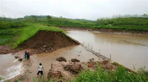 贵州白沙镇遭遇洪水，车辆被淹房屋进水_凤凰网视频_凤凰网