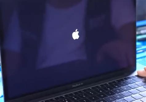 电脑开机黑屏，键盘是亮的，时不时的电脑屏幕黑了. - MagicBook Pro 花粉俱乐部