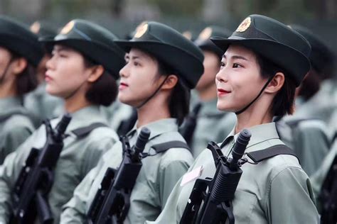 探访阅兵基地:三军仪仗队首次女兵参加大阅兵