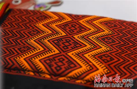 非遗丨黎族传统染纺织绣技艺，带你了解巧手之下的黎锦_传承