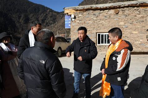 说起阿坝，很多人会想到藏族。其实阿坝州的全称是|阿坝州|阿坝|聚居县_新浪新闻