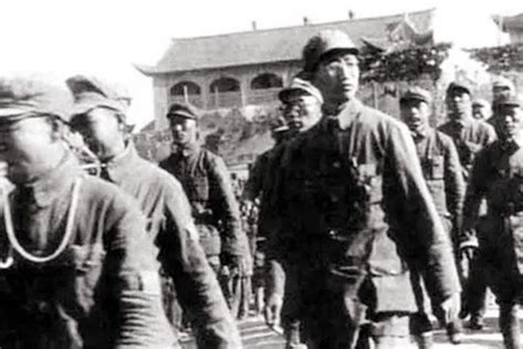 1949年绥远起义，关键人物并非傅作义和董其武，而是这位兵团司令__财经头条