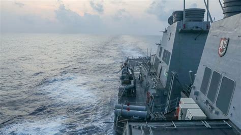 美国海军：“米利厄斯号”驱逐舰通过台湾海峡_凤凰网视频_凤凰网