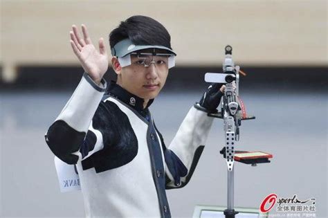 杨浩然再破世界青年纪录 仅20岁他就成为神枪手_体育新闻_海峡网