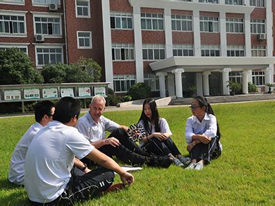 我校承办“2016年上海市第一届大学生定向越野锦标赛”
