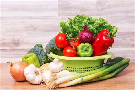 蔬菜超市加盟连锁店,水果蔬菜超市,超市盒装蔬菜_大山谷图库
